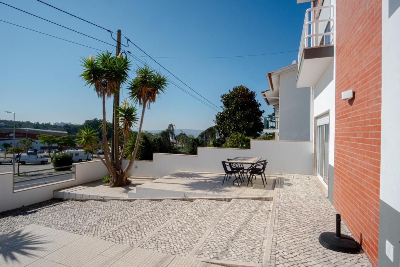 8 Rodrigues Family House - Villa With Patio Nazaré Exterior foto